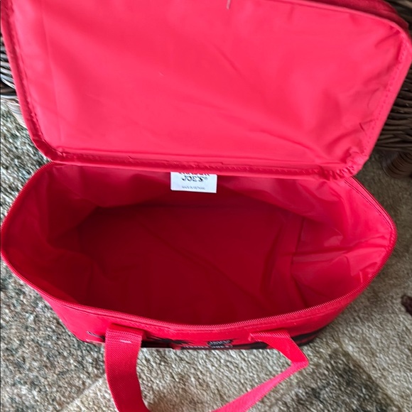 NWT Trader Joe's Red Insulated Lunch Bag - Picture 7 of 8
